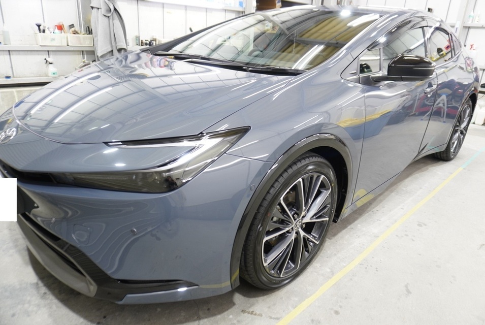 施工後　トヨタ　プリウス（グレー）サイド