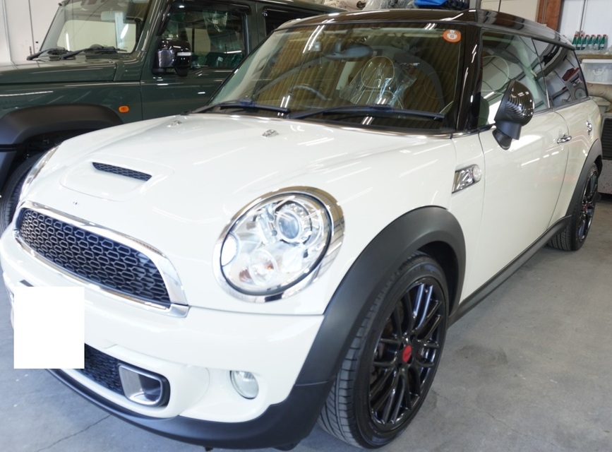 施工後　MINIクーパーS（ホワイト×ブラック）　車全体