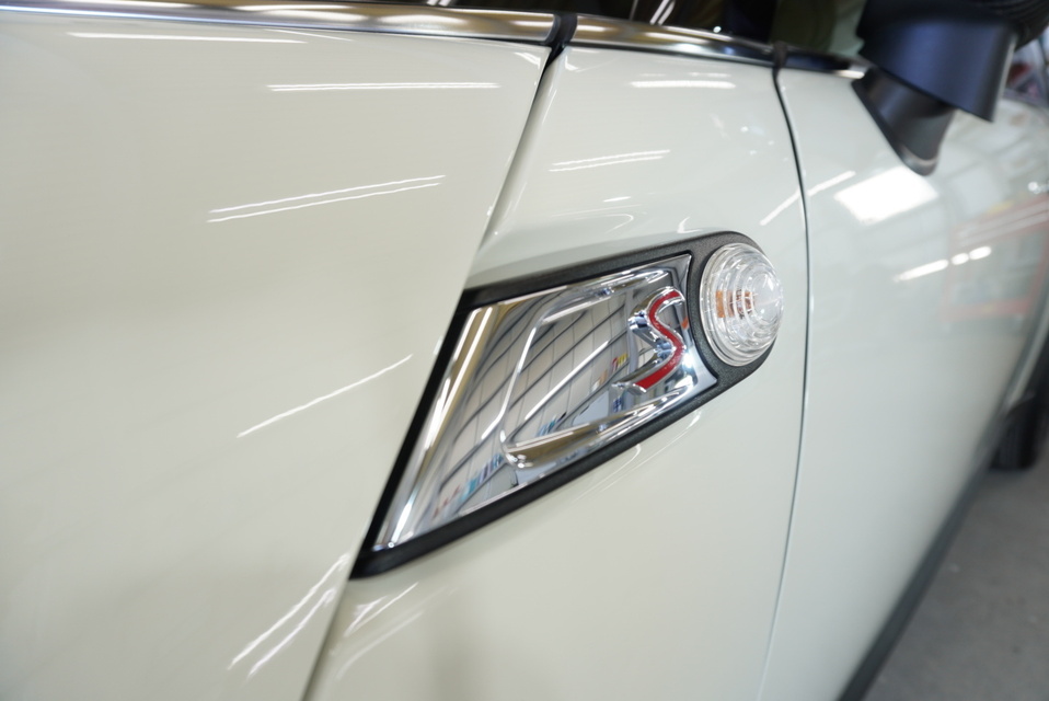 施工後　MINIクーパーS（ホワイト×ブラック）サイド