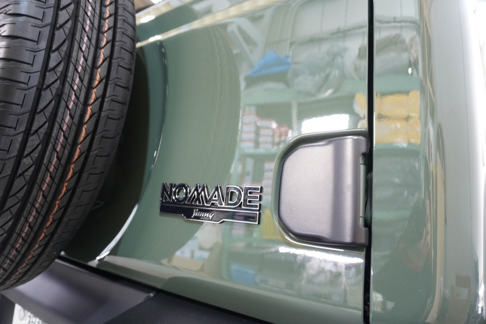 施工後　スズキジムニーノマド（グリーン）エンブレムアップ