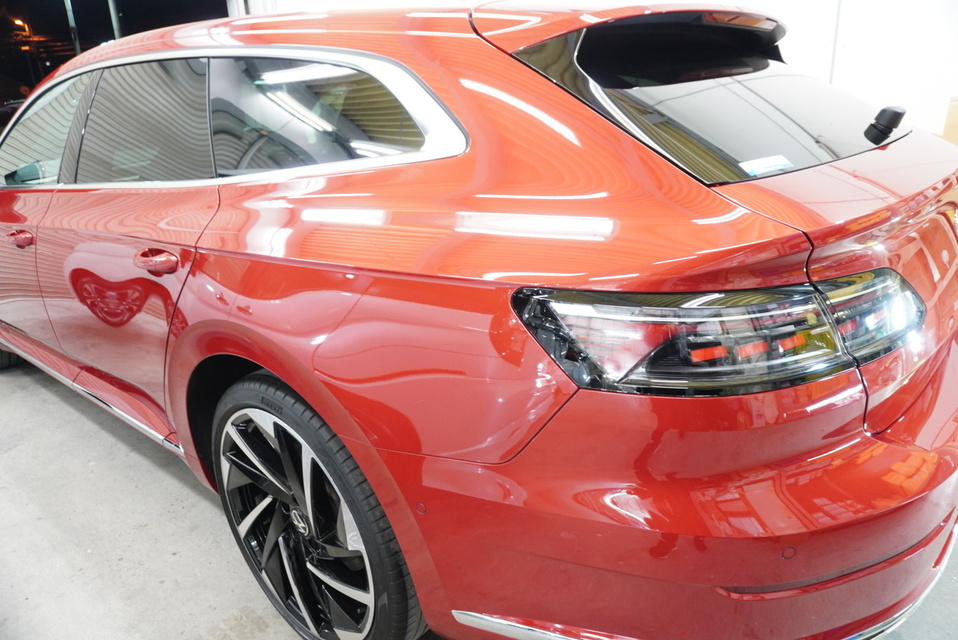 施工後　フォルクスワーゲンアルテオン(レッド）　サイド