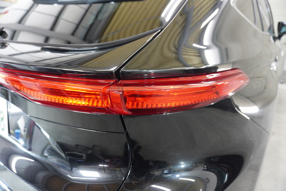 施工後　トヨタ　ハリアー(ブラック)　リア