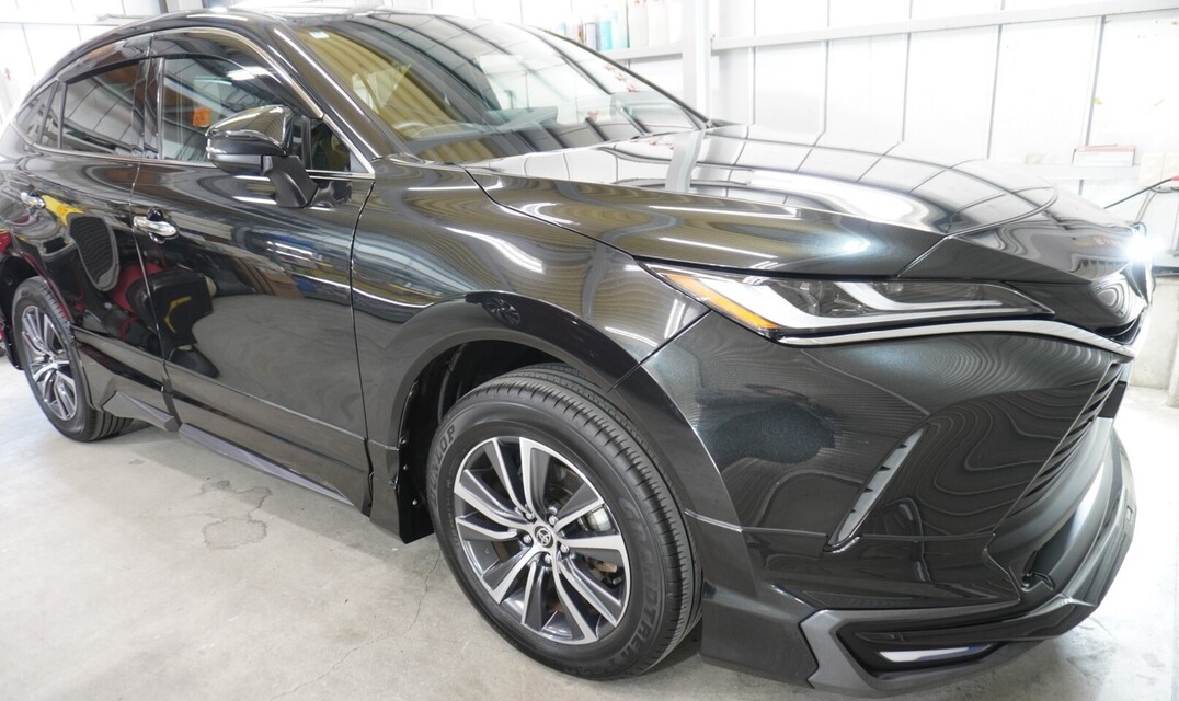 施工後　トヨタ　ハリアー(ブラック)　車全体