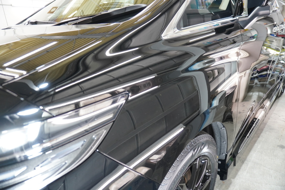 施工後　トヨタ　アルファード(ブラック）　サイドアップ