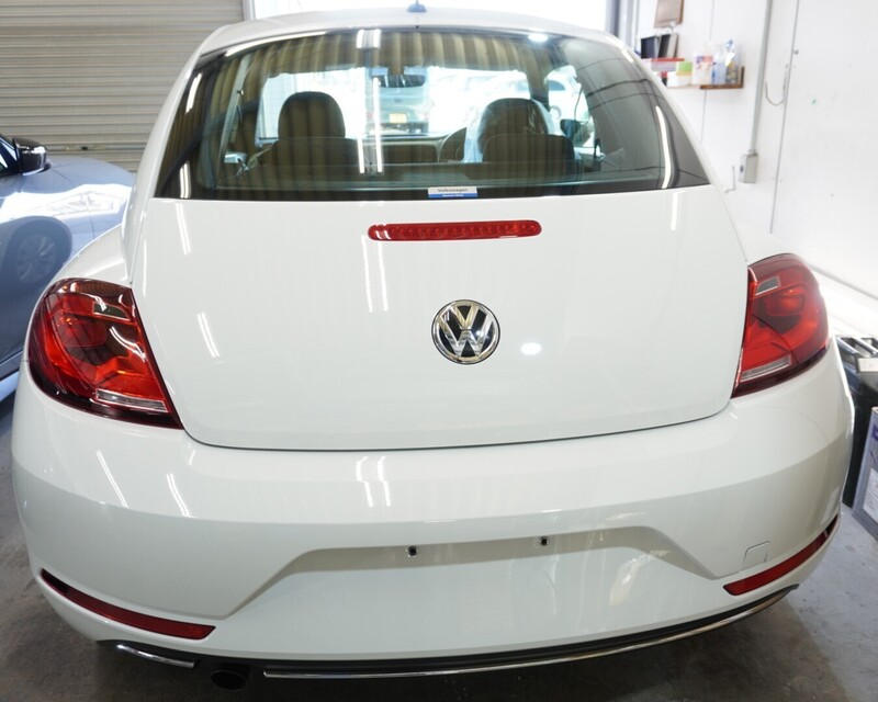 施工後　フォルクスワーゲン　ザビートル（ホワイト）　リア