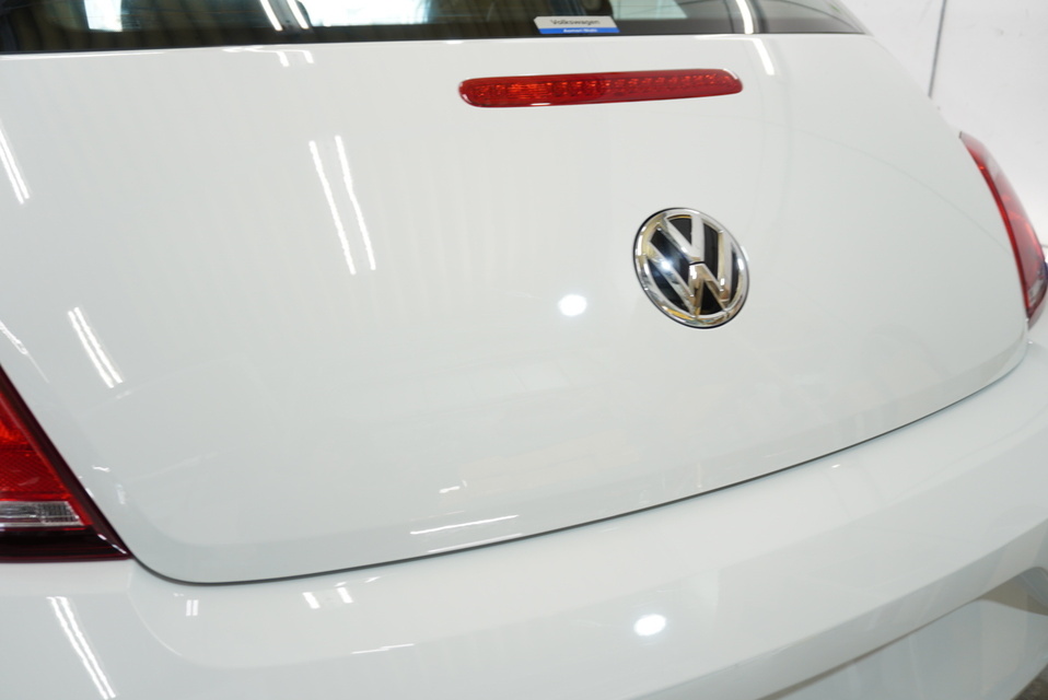 施工後　フォルクスワーゲン　ザビートル（ホワイト）　リアアップ