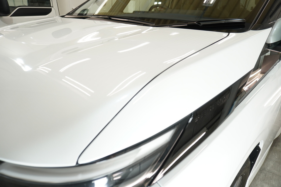 施工後　日産セレナ（ホワイト）ボンネット
