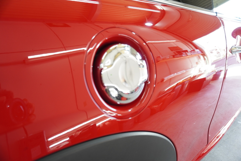 施工後　ミニ(レッド）　給油口付近