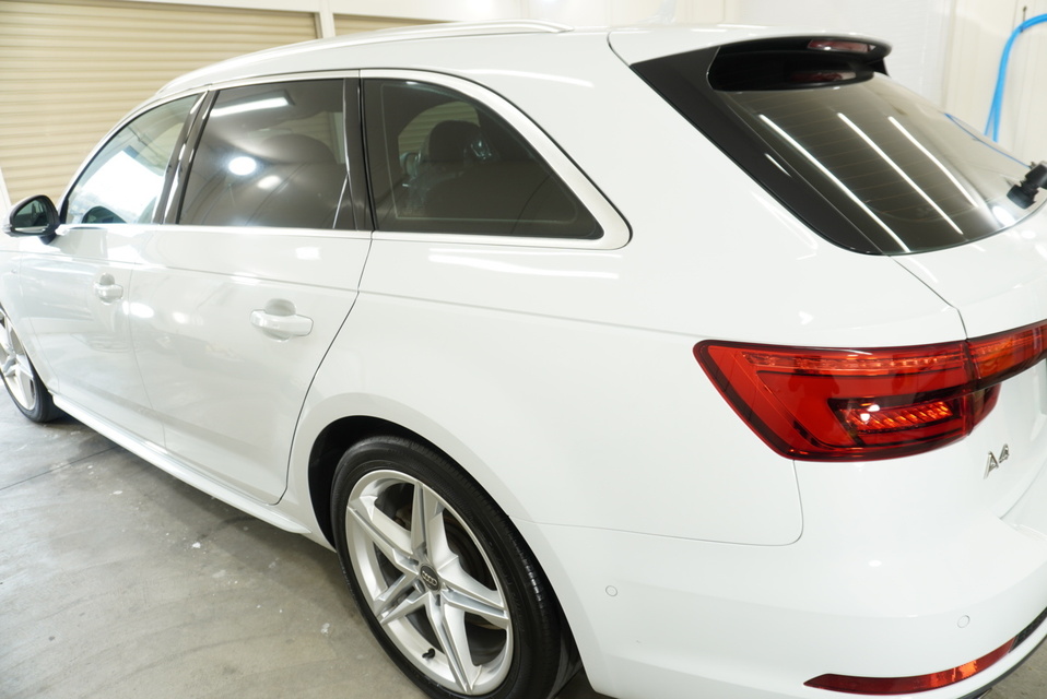 施工後　アウディA4アバント(ホワイト）サイド