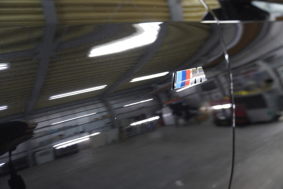 施工後　BMWX6(ブラック）　サイドアップ