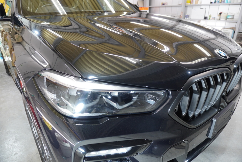 施工後　BMWX6(ブラック）　フロント