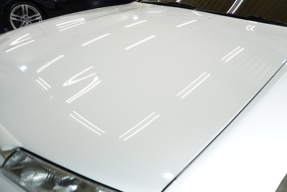 施工後　日産GTR35(ホワイト）　ボンネットアップ