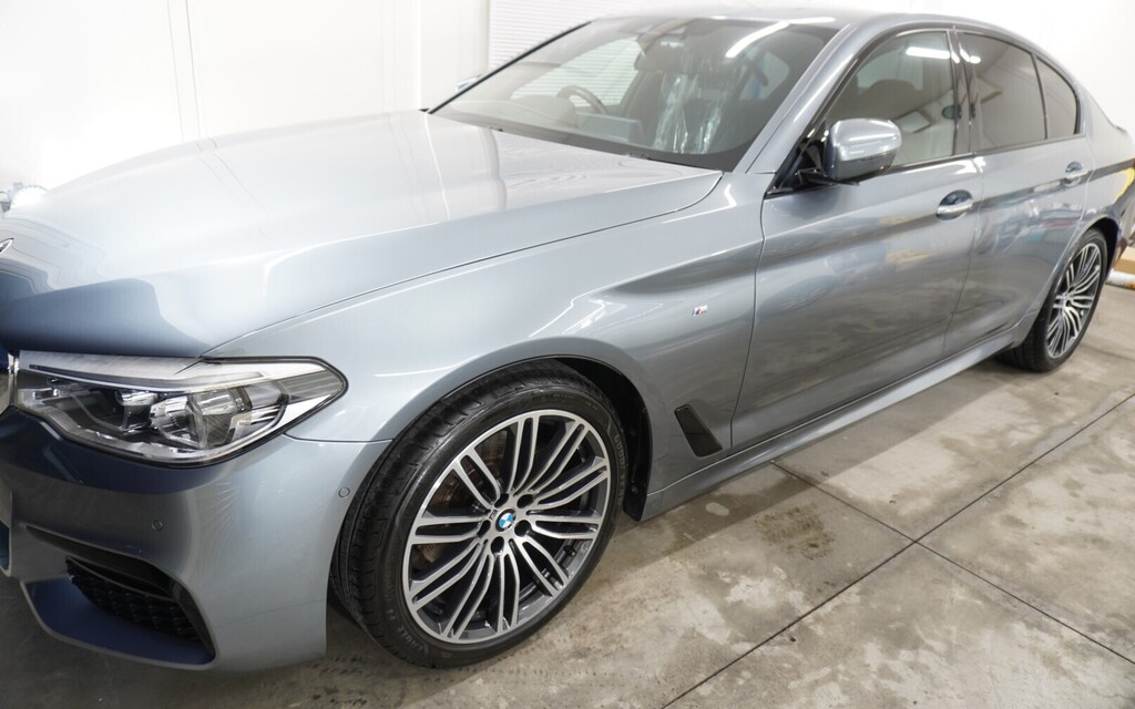 施工後　BMW（グレー）サイド