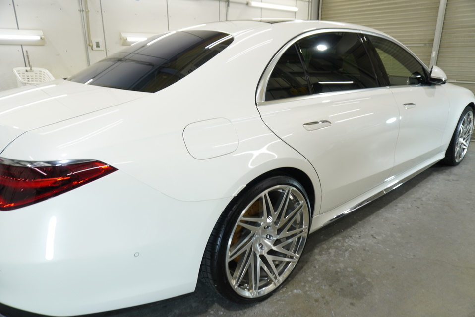施工後　メルセデスベンツS500(ホワイト）　サイド