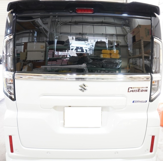 施工後　スズキ　スペーシアカスタム（ホワイト）　リア