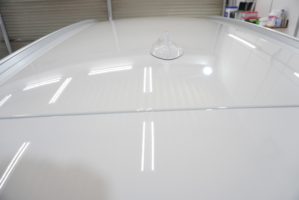 施工後　BMW320ツーリング（ホワイト）　ルーフ面アップ