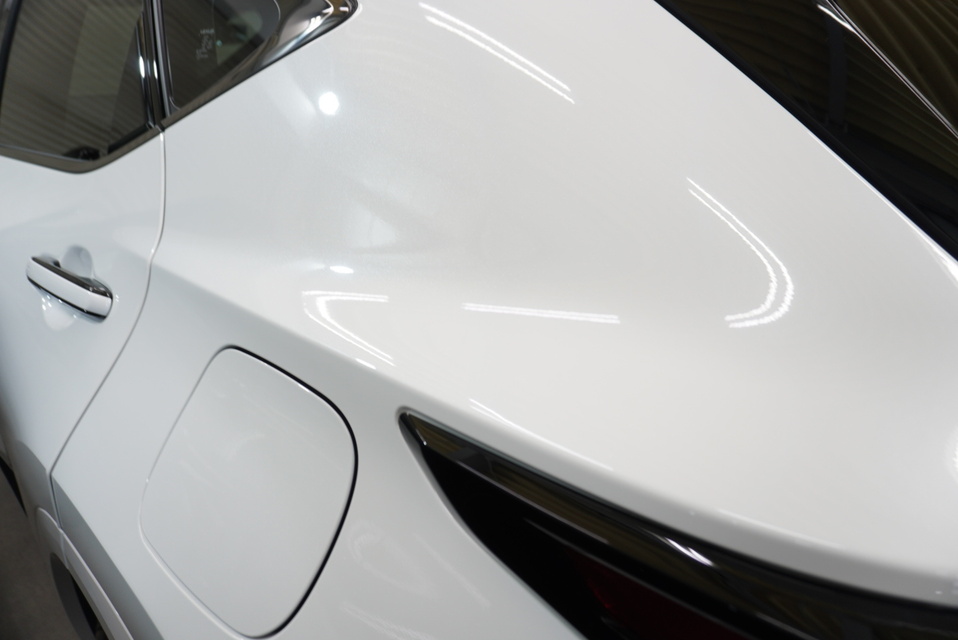 施工後　レクサスNX350ｈ（ホワイト）サイドアップ