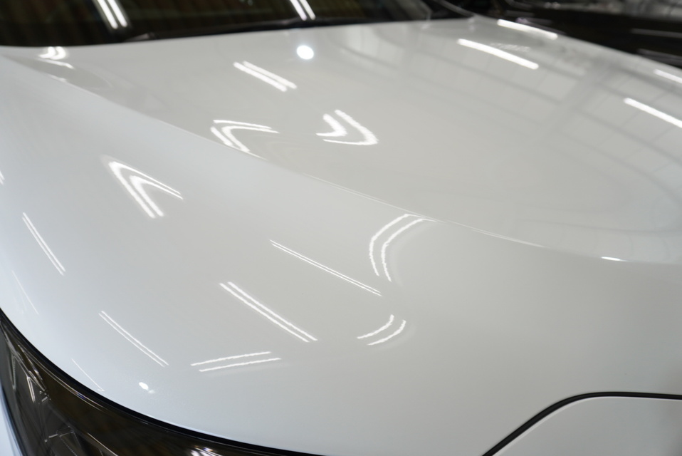 施工後　レクサスNX350ｈ（ホワイト）　ボンネット