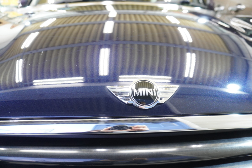 施工後　ミニクーパー（ブルー）　エンブレムアップ