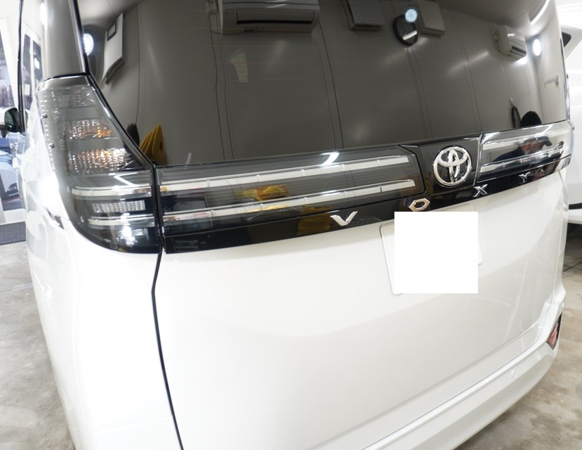 施工後　トヨタ　ヴォクシー(ホワイト）　リア