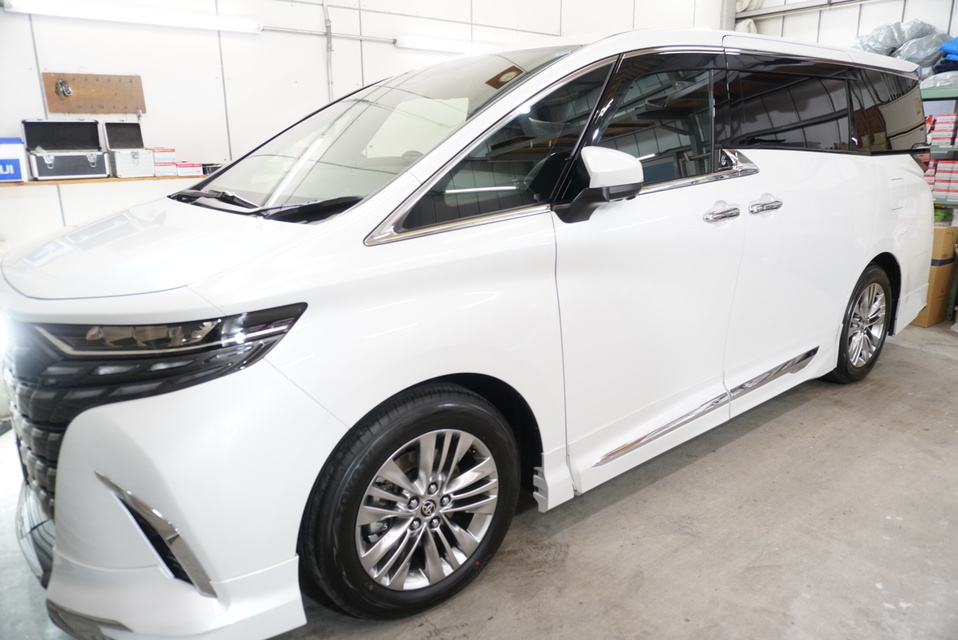 施工後　トヨタ　アルファード（パールホワイト）車全体