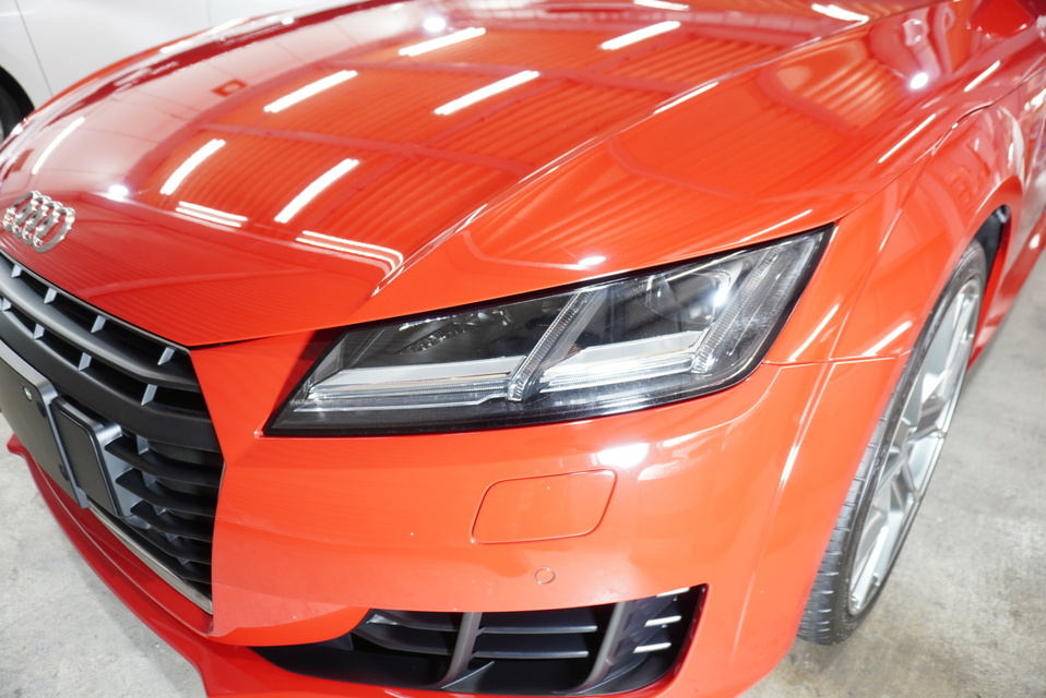 施工後　アウディ（レッド）　フロント