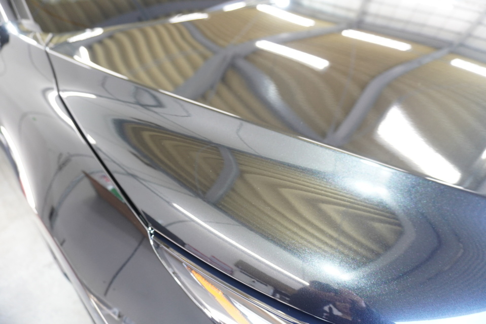 施工後　トヨタ　ハリアー(ブラック）　ボンネットアップ