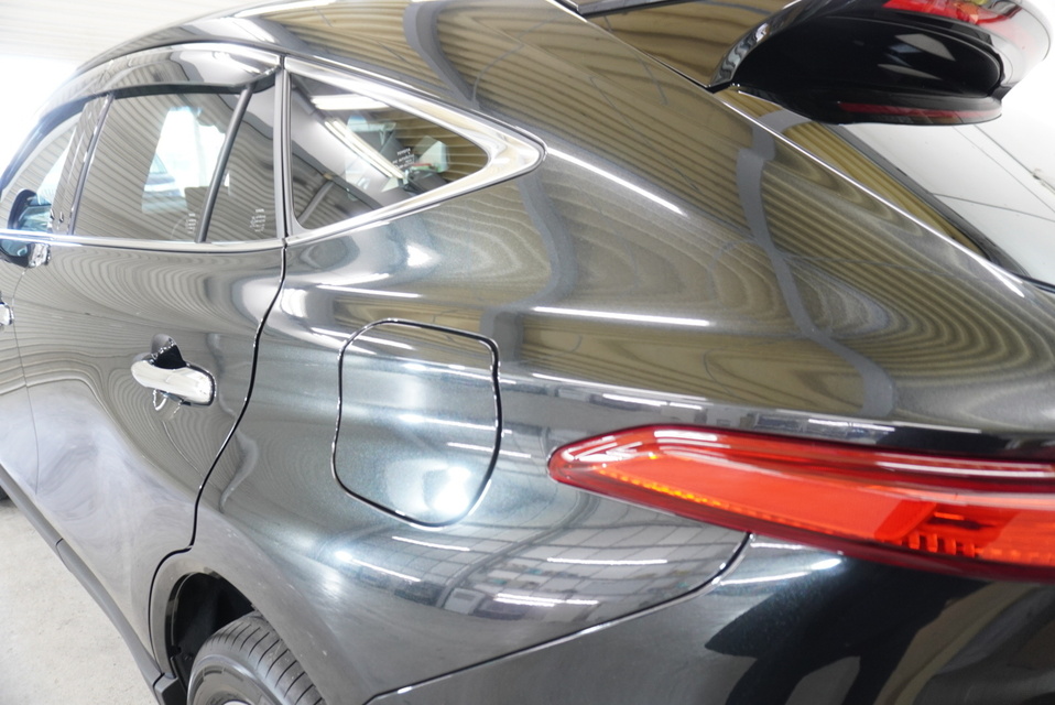 施工後　トヨタ　ハリアー(ブラック）　リアサイド