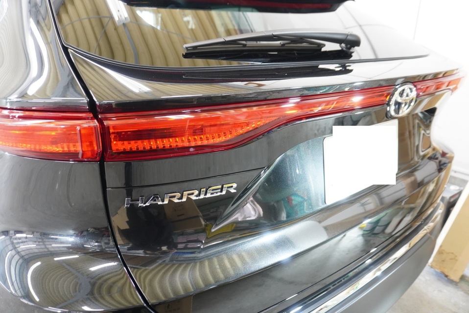 施工後　トヨタ　ハリアー(ブラック）　リア