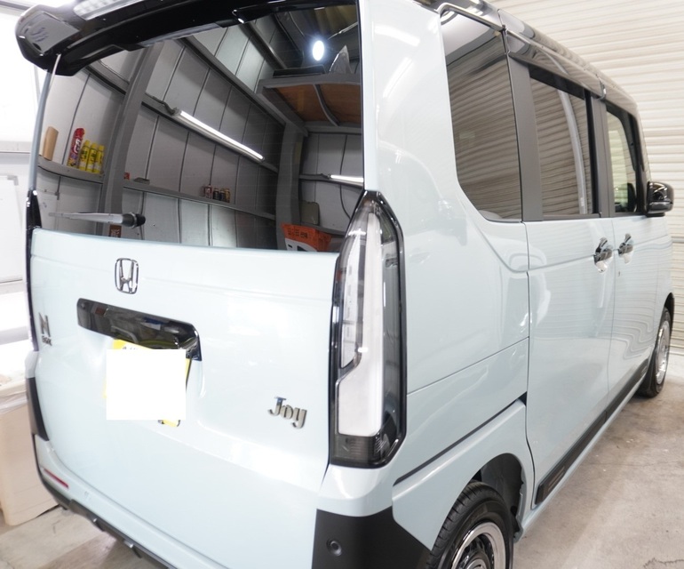 施工後　ホンダ　NBOX（水色）　リアサイド