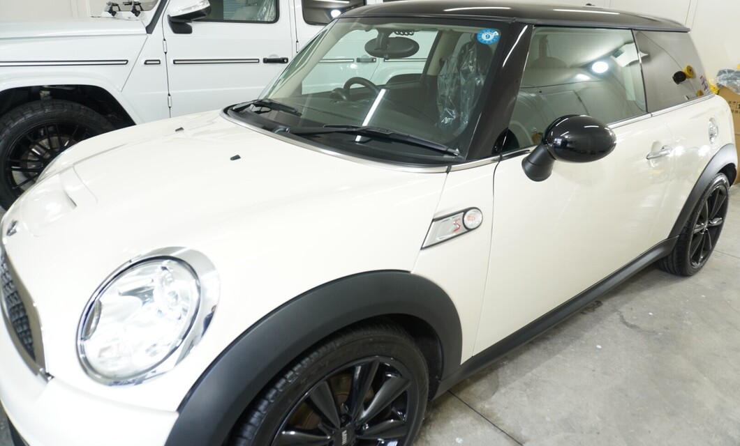 施工後　ミニクーパーS（ホワイト）　車全体