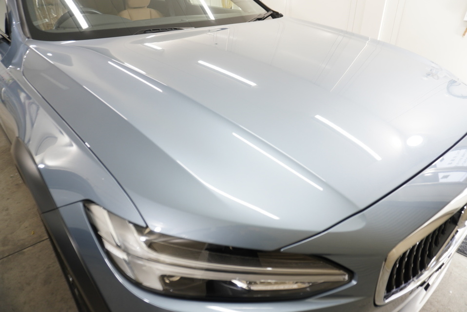 施工後　ボルボ（グレー）　　ボンネット