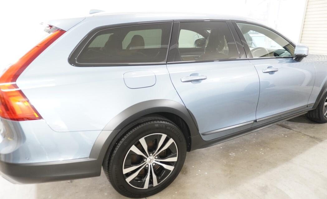 施工後　ボルボ（グレー）　サイド