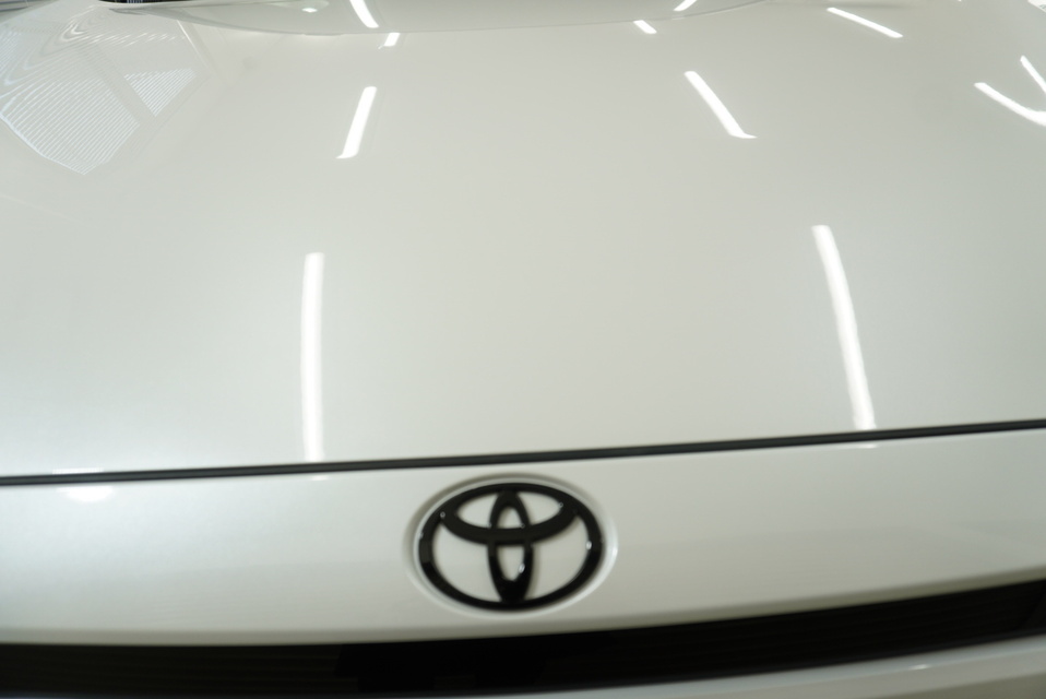 施工後　トヨタカローラクロス新車（ホワイト）　フロント