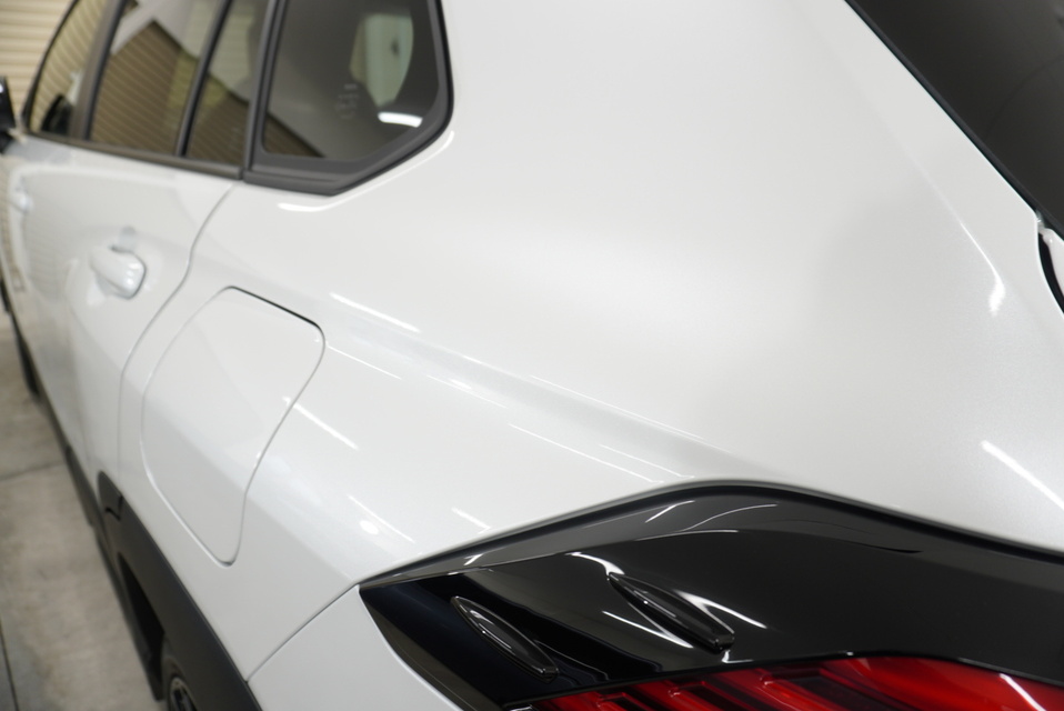 施工後　トヨタカローラクロス新車（ホワイト）　リアサイド