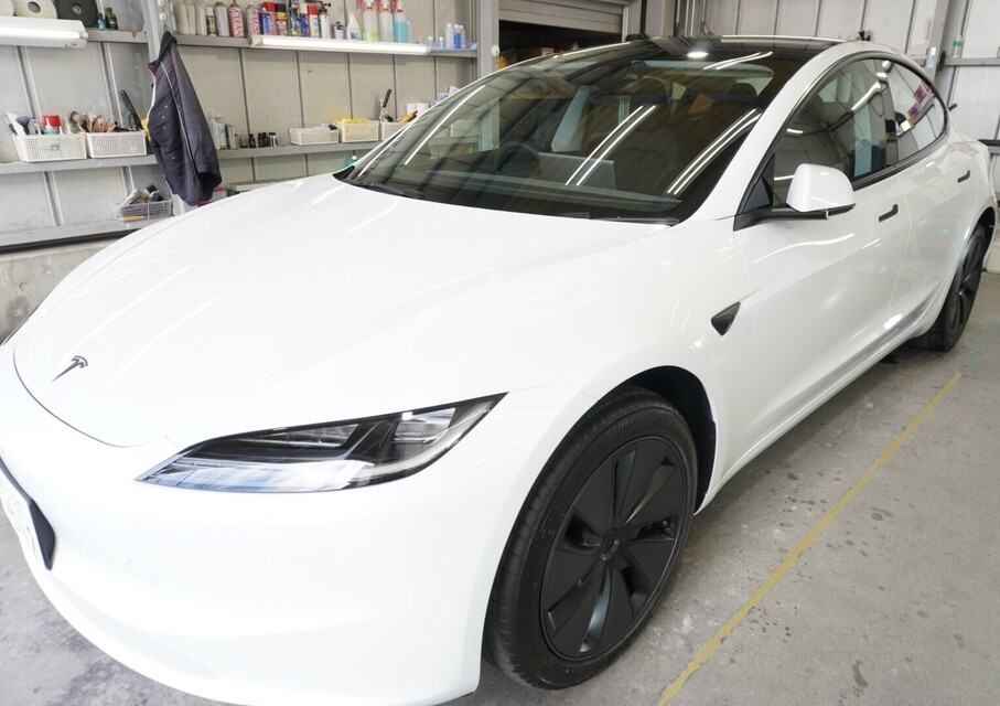 施工後　テスラモデル3（ホワイト）　車全体