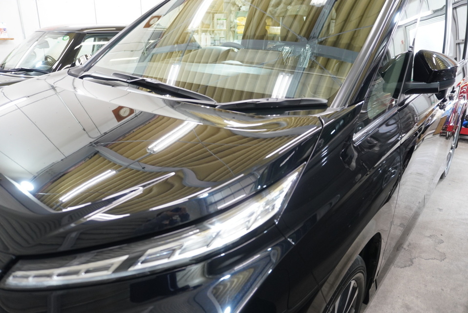 施工後　トヨタ　ヴォクシー(ブラック）　サイド