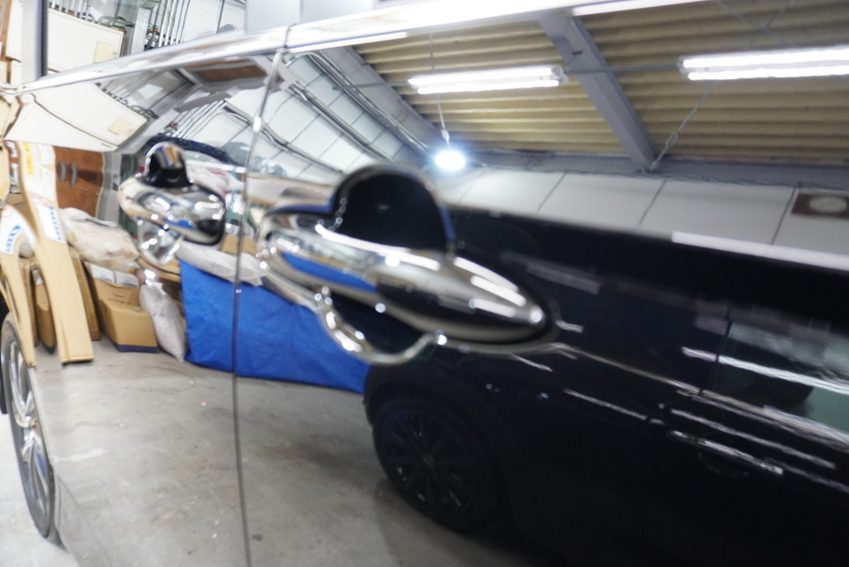 施工後　トヨタ　ヴォクシー(ブラック）　ドアハンドル付近