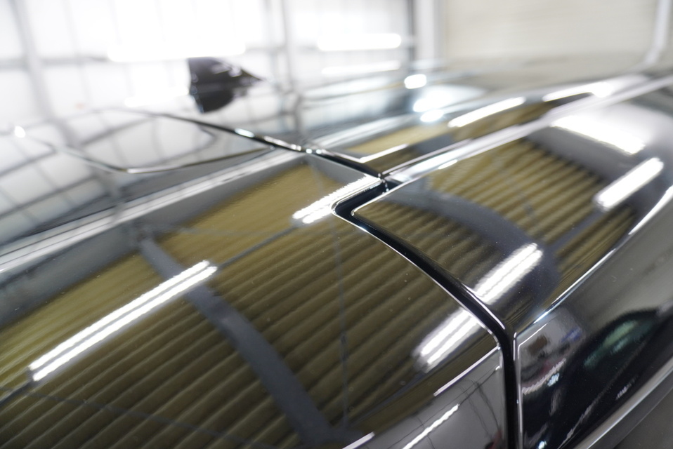 施工後　トヨタ　ヴォクシー(ブラック）　ルーフ面