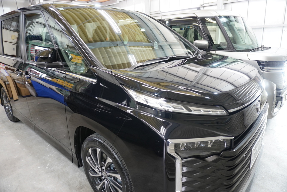 施工後　トヨタ　ヴォクシー(ブラック）　車全体