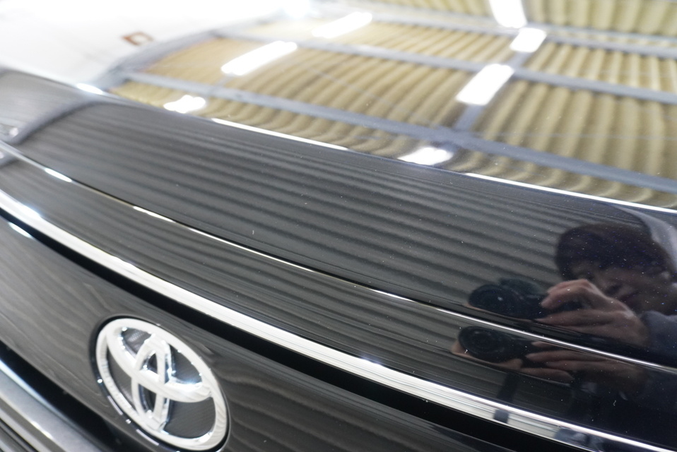 施工後　トヨタ　ヴォクシー(ブラック）　エンブレムアップ