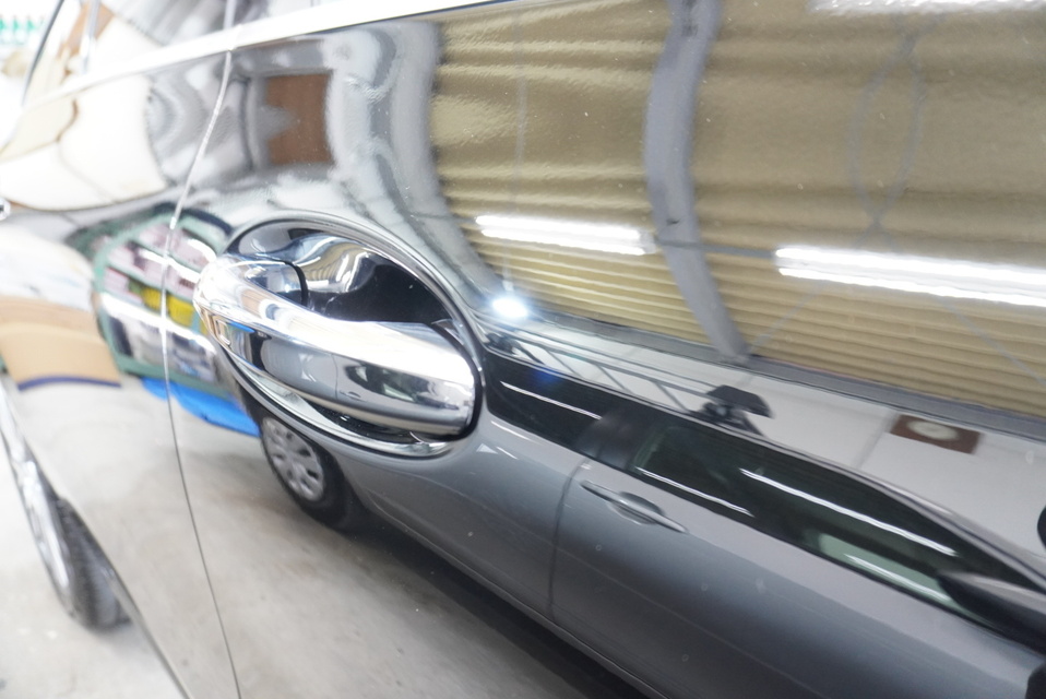 施工後　メルセデスベンツCLA180（ブラック）　ドアハンドル付近