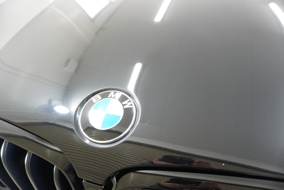 施工後　BMWX6(ブラック）　ボンネット