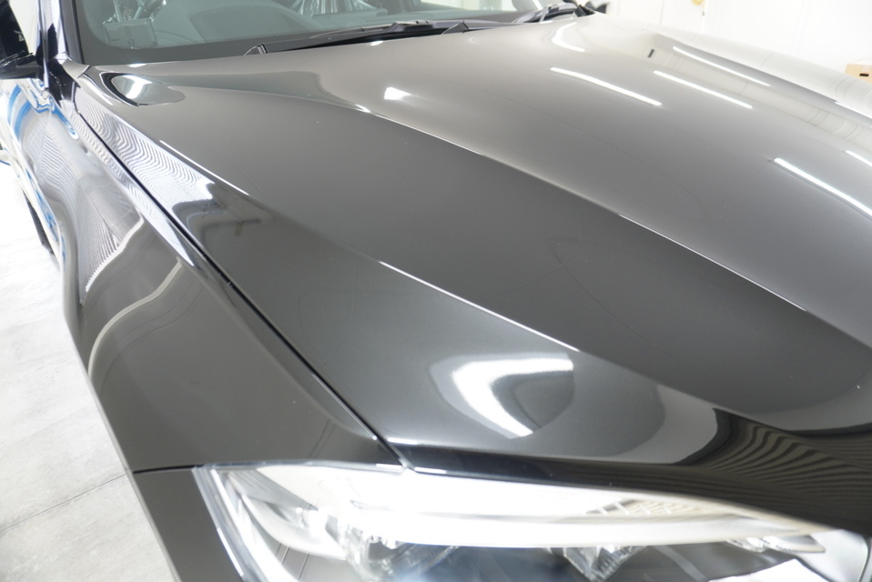 施工後　BMWX6(ブラック）　フロント