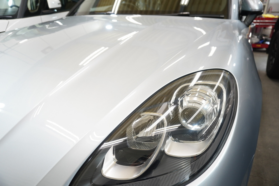 施工後　ポルシェマカン（グレー）　フロントアップ