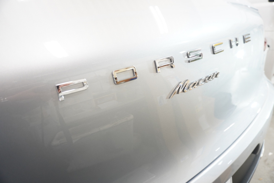 施工後　ポルシェマカン（グレー）　リア