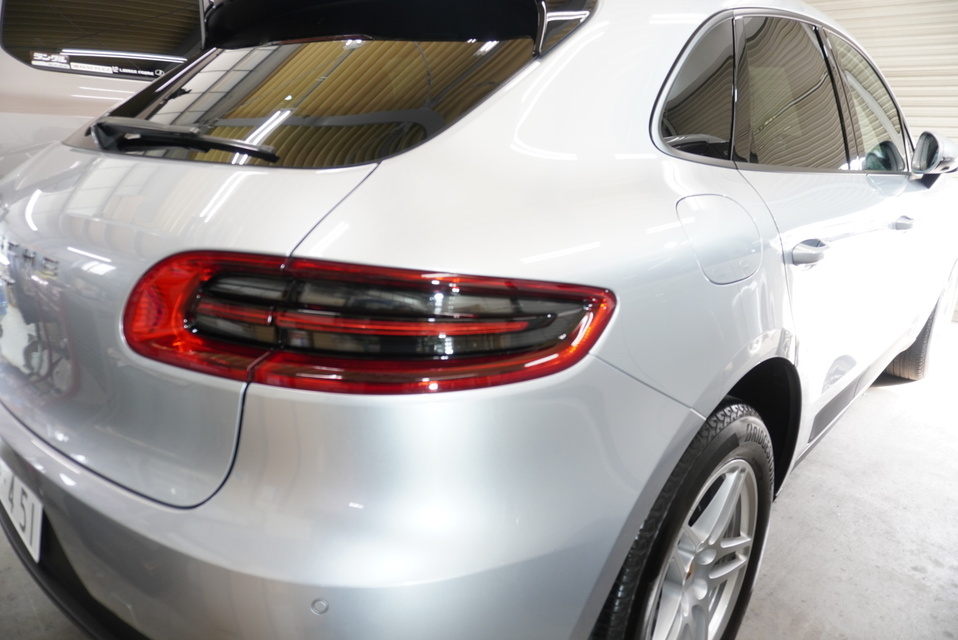 施工後　ポルシェマカン（グレー）　リアサイド