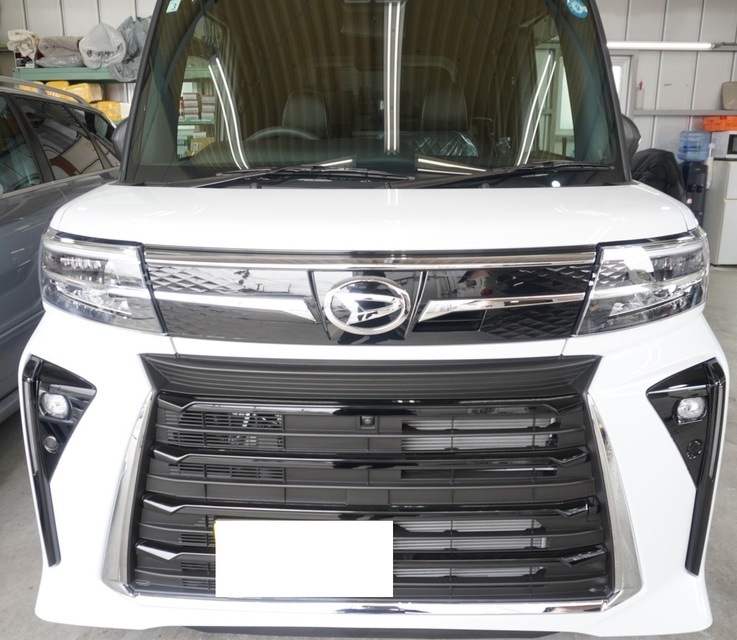 施工後　ダイハツタント（ホワイト）　フロント