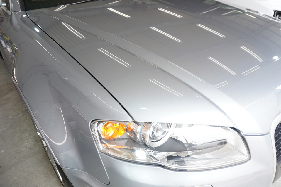 施工後　アウディRS（グレー）　ボンネット