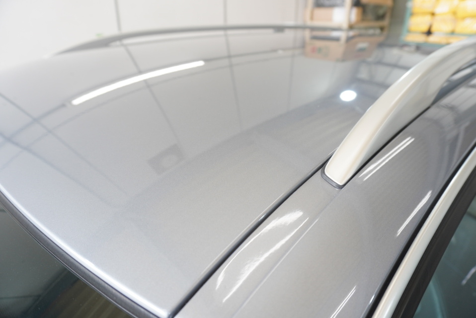 施工後　アウディRS（グレー）ルーフ面